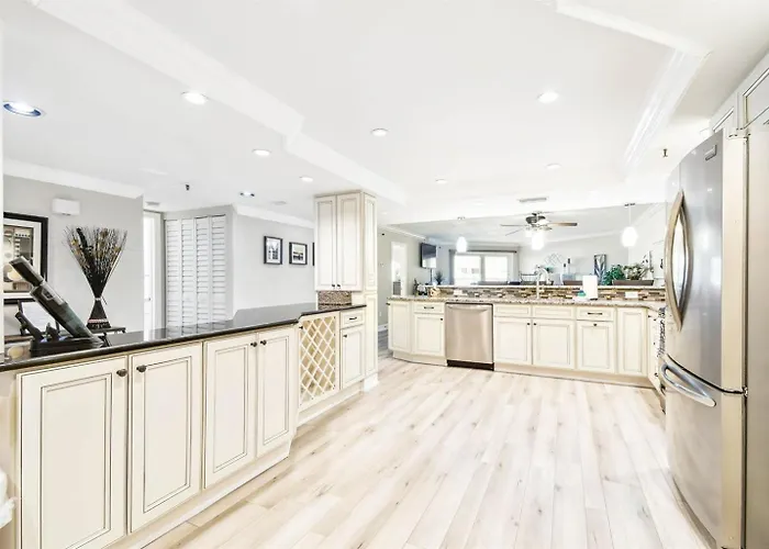 Luxury Ocean & Pool View With Pool Walkout Apartment Clearwater Beach