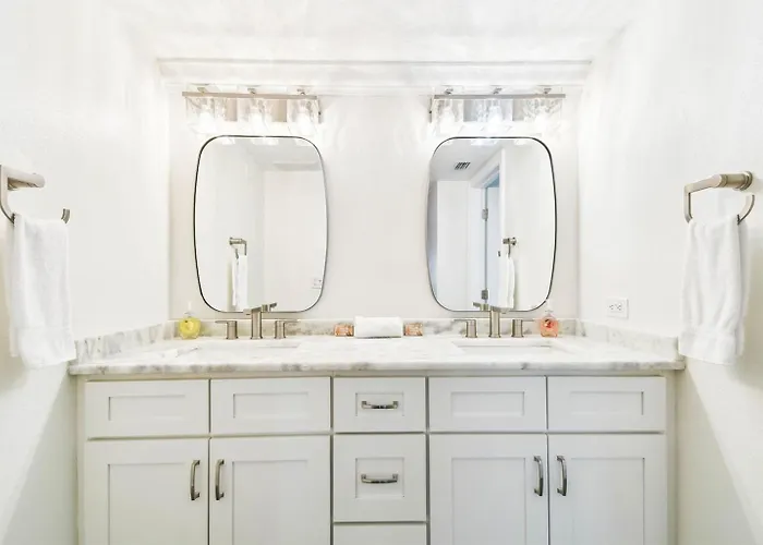 Luxury Ocean & Pool View With Pool Walkout * Clearwater Beach