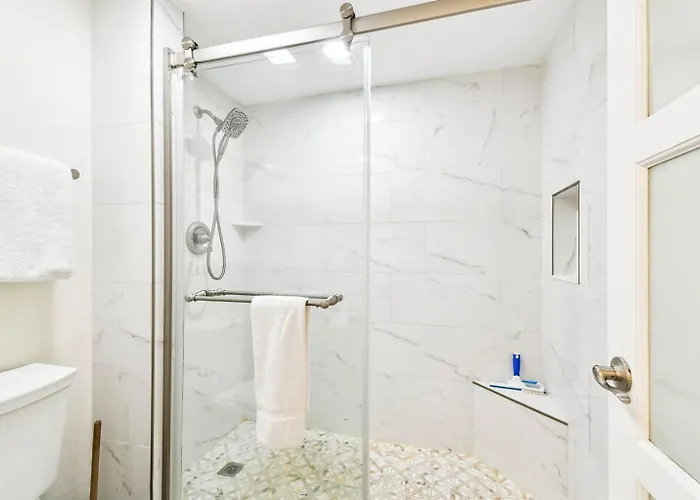 Luxury Ocean & Pool View With Pool Walkout Apartment *
