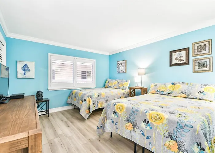 Luxury Ocean & Pool View With Pool Walkout Apartment