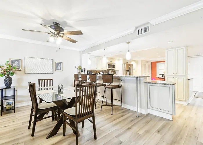 Apartment Luxury Ocean & Pool View With Pool Walkout *